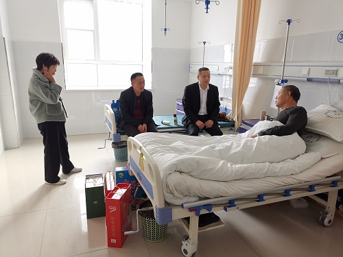 1636507095643167.jpg 看望景三民.jpg